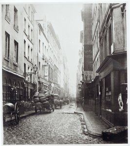 Rue de la Grande Truanderie, a rue Montorgueilről, Párizs, 1858-78 alkotó: Charles Marville